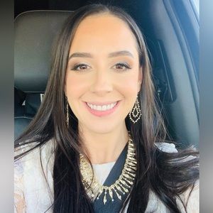 Meet your Posher, Samantha